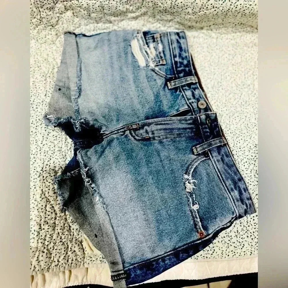 Abercrombie & fitch harper low rise short 25/0 like new condition